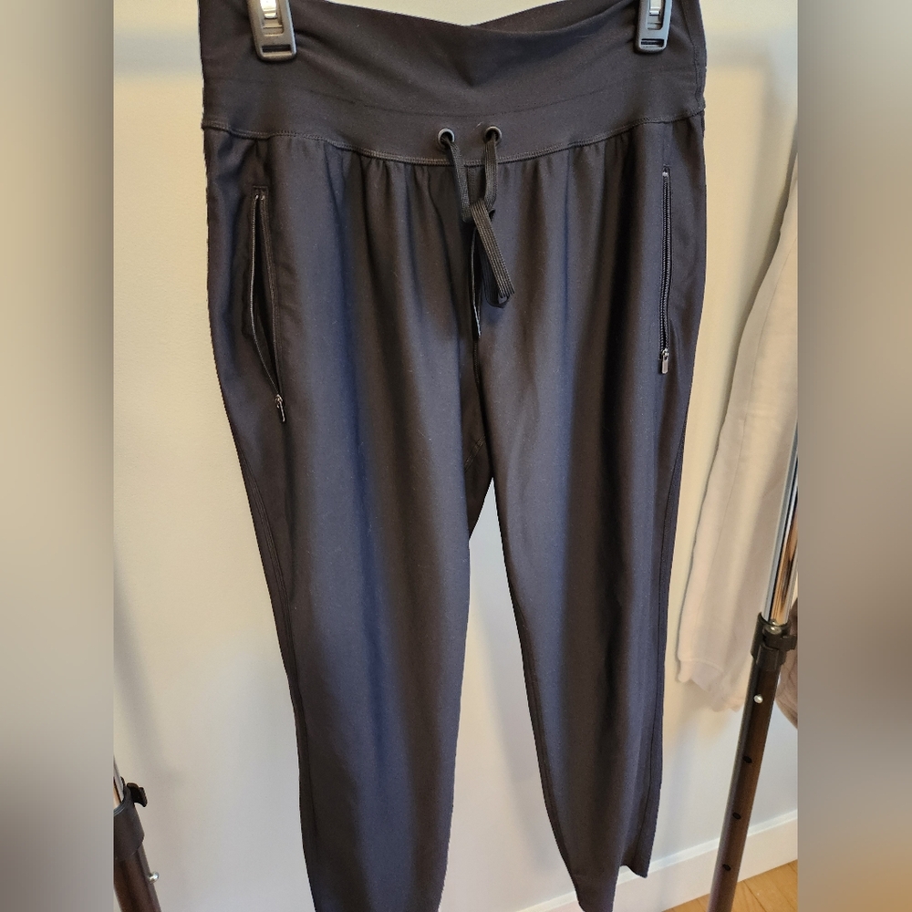 Old Navy Powersoft Highrise Joggers Medium, Black